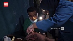 VIDEO: Listrik Padam, Dokter RS Indonesia Gaza Gunakan Lampu HP