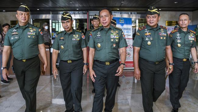 Le commandant du TNI transfère 49 généraux : le commandant du Kostrad à Danpaspampres