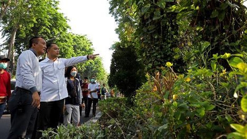 Pemerintah Kota (Pemkot) Surabaya tidak tinggal diam dengan banyaknya taman dan ruang terbuka hijau di berbagai penjuru kota