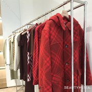 Potret Koleksi Penuh Warna Burberry Autumn/Winter 2023 yang Kini Sudah Tersedia