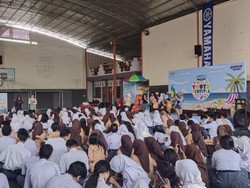 Classy Yamaha Youth Festival Berbagi Safety Riding di SMA 9 Bandung