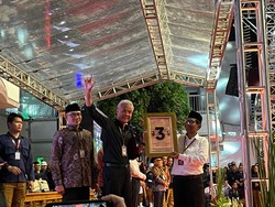 Mahfud Berpantun di KPU, Singgung Hukum Tegak hingga Dukungan ke Palestina