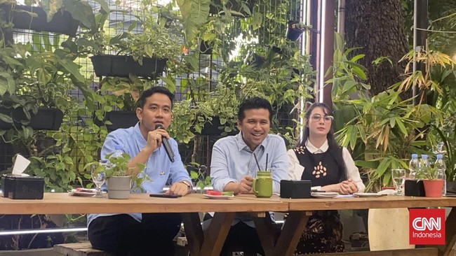 Gibran Rakabuming Raka buka suara mengenai gugatan alumnus Universitas Sebelas Maret (UNS) mengenai pencalonan dirinya sebagai salah satu peserta Pilpres 2024.
