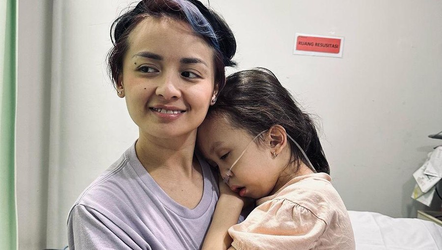 Joanna Alexandra dan Ziona Eden