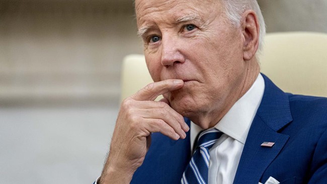 Presiden AS Joe Biden menulis dua surat dengan isi berbeda dan bertolak belakang, masing-masing kepada kubu pendukung Palestina dan Israel.