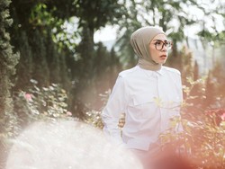 Rahasia Melly Goeslaw Ciptakan Soundtrack Film yang Menyayat Hati