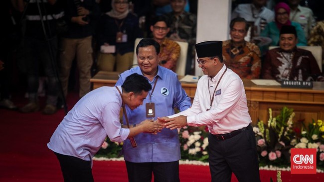 TKN Prabowo-Gibran dan Timnas AMIN saling tuding soal usulan format debat cawapres dengan ditemani capres.