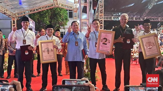 ASN Pose Jari Dukung Capres Bisa Turun Jabatan hingga Diberhentikan