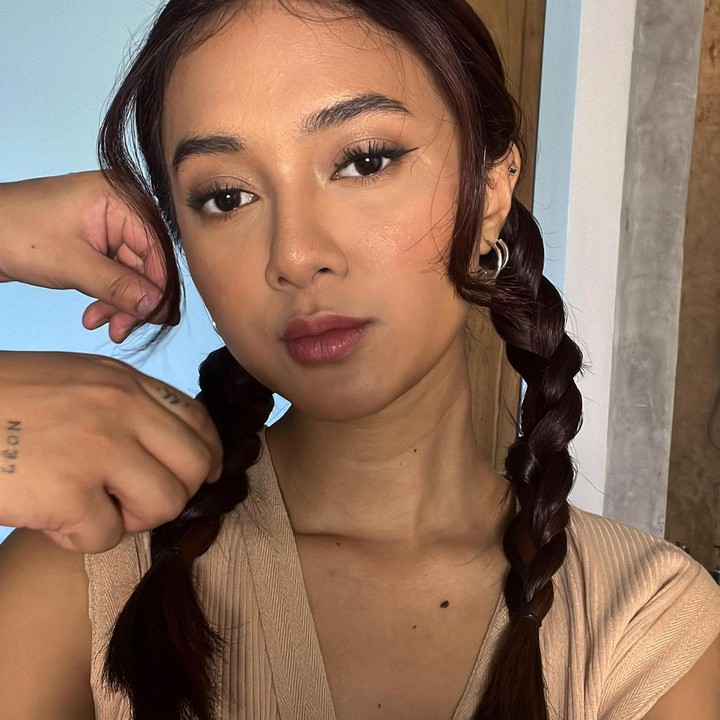 <p>Astri turut menjadi salah satu musisi Indonesia yang berprestasi, Bunda. Ia pernah hanya memenangkan Anugerah Musik Indonesia kategori Artis Solo Pria/Wanita Soul/R&B Terbaik, lho. (Foto: Instagram @rahmaniaastrini)<br /><br /><br /></p>