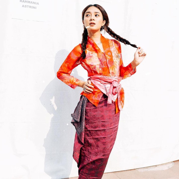 <p>Sejak beberapa waktu yang lalu, ia menjadi perbincangan karena akan menjadi penyanyi pembuka konser band terkenal asal Inggris di Jakarta. (Foto: Instagram @rahmaniaastrini)<br /><br /><br /></p>