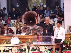 Elektabilitas Ganjar-Mahfud Turun, LSI Denny JA Singgung Blunder Serang Jokowi