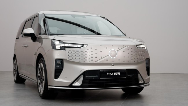 Volvo EM90 mengincar konsumen berkocek tebal yang menghindari memakai mobil-mobil listrik merek lokal China.