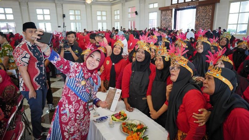 Bupati Klaten mengapresiasi lomba kreasi gizi program Isi Piringku yang diselenggarakan Dissos P3APPKB Klaten.