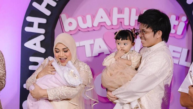 Anak Kedua Aurel dan Atta
