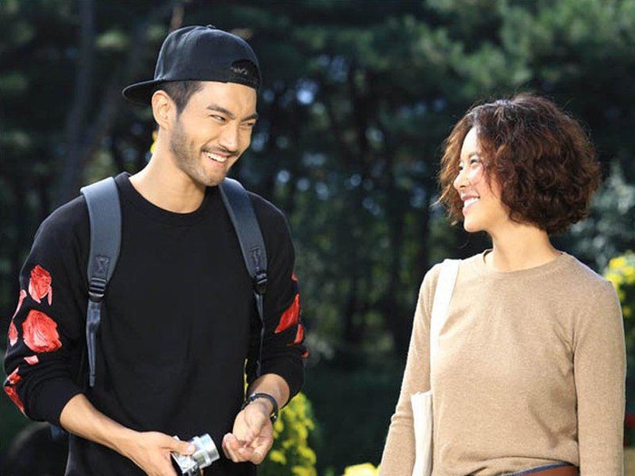 Choi Si Won dan Hwang Jung Eum di She Was Pretty