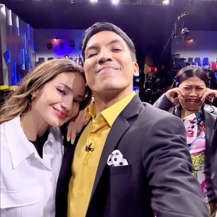 <p>Kepulangan Enzy ke Jakarta pun disambut dengan hangat oleh para sahabatnya. Salah satunya Desta. (Foto: Instagram@desta80s )<br /><br /><br /></p>