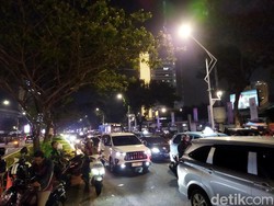 Jalan Gerbang Pemuda Macet Jelang Konser Coldplay di GBK