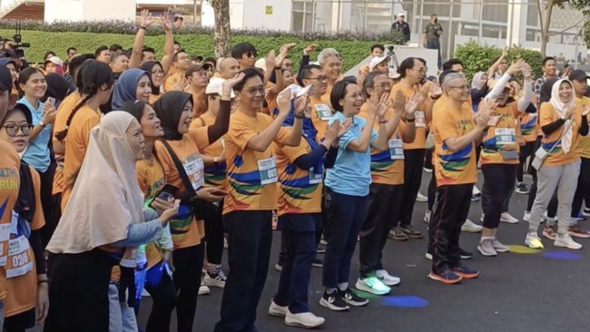 Lari maraton dalam rangka peringatan ke-59 HKN oleh Kemenkes sukses menggaet 1.300 peserta dari masyarakat umum dan pegawai kementerian.