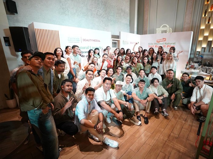 Keseruan para anggota komunitasbersama Sido Muncul Natural