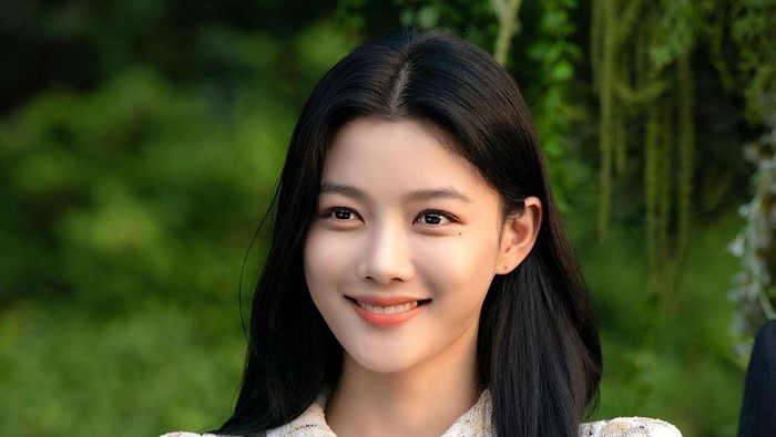 Makin Naik Daun, Simak Berbagai Peran Aktris Cantik Kim Yoo Jung di Drama Korea