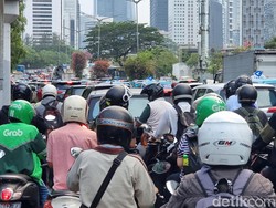 Perkara Putar Balik, Truk Bawa Beton Panjang Bikin Cilincing Macet 1,5 Jam