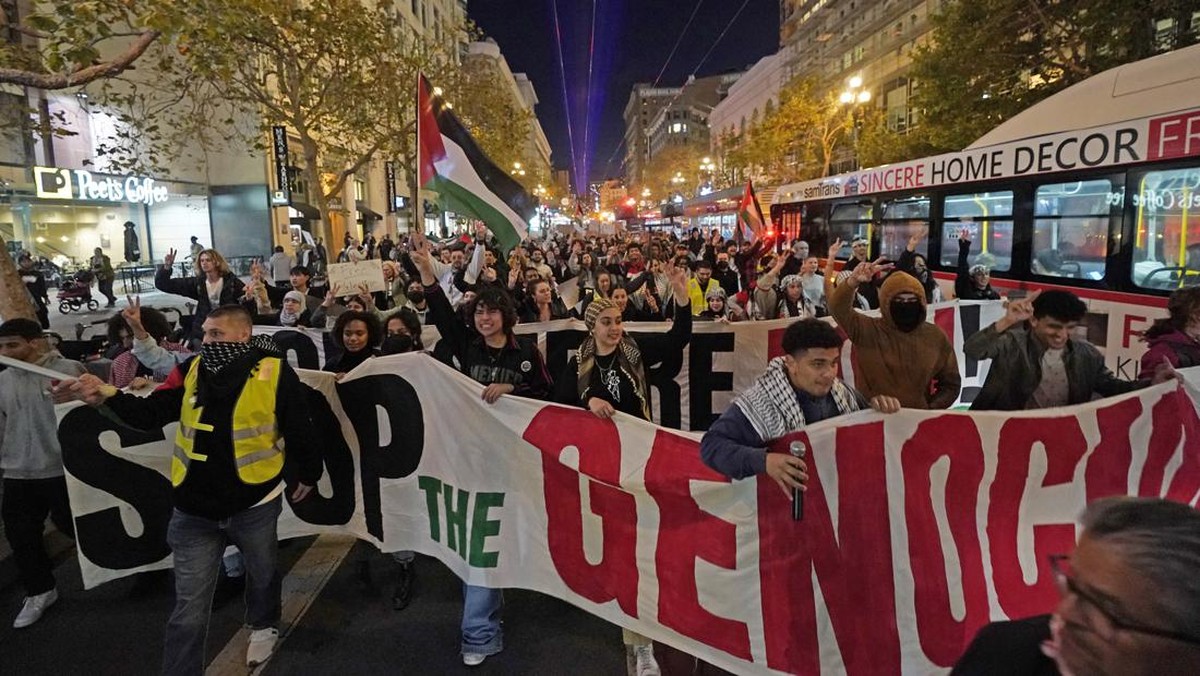 FOTO: 'Lautan' Ribuan Manusia Banjiri San Francisco Bela Palestina