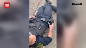 VIDEO: Momen Warga Selamatkan Nyawa Polisi Yang Tertembak Pencuri