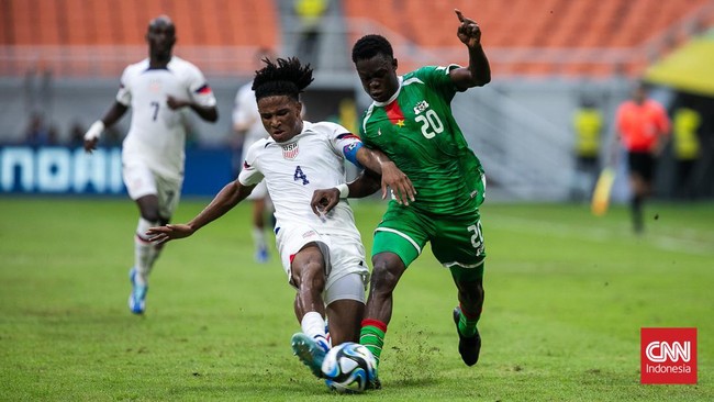 Bintang timnas Amerika Serikat U-17 Tyler Hall bicara soal kehebatan Lionel Messi di Inter Miami setelah bergabung ke Major League Soccer (MLS).