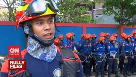 VIDEO: Uji Nyali Melawan Api - Rully Files