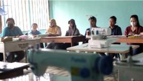 Langkah PT GNI-SEI Cetak Kemahiran Menjahit Warga Diapresiasi