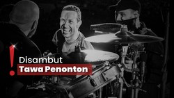Beri Pantun Kocak di Konser Jakarta, Chris Martin: Boleh Dong Pinjam Seratus?