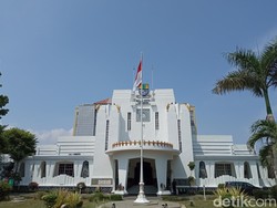 Pemkot Cirebon Izinkan Sekolah Adakan Study Tour, Tapi...