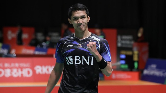 Jonatan Christie berkomitmen tetap tinggal di asrama pelatnas PBSI dan menunda bulan madu meski baru menikah dengan Shania Junianantha.