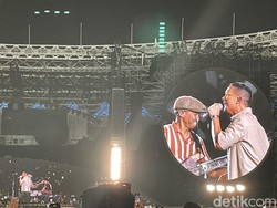 Alasan Chris Martin Pilih Maliq & DEssentials Tampil di Panggung Coldplay