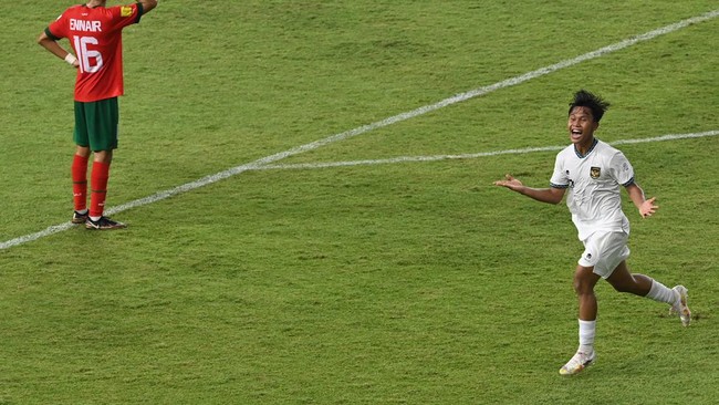 Bima Sakti mengubah gaya main Timnas Indonesia U-17 saat melawan Maroko dalam laga Grup A Piala Dunia U-17 2023, Kamis (16/11).
