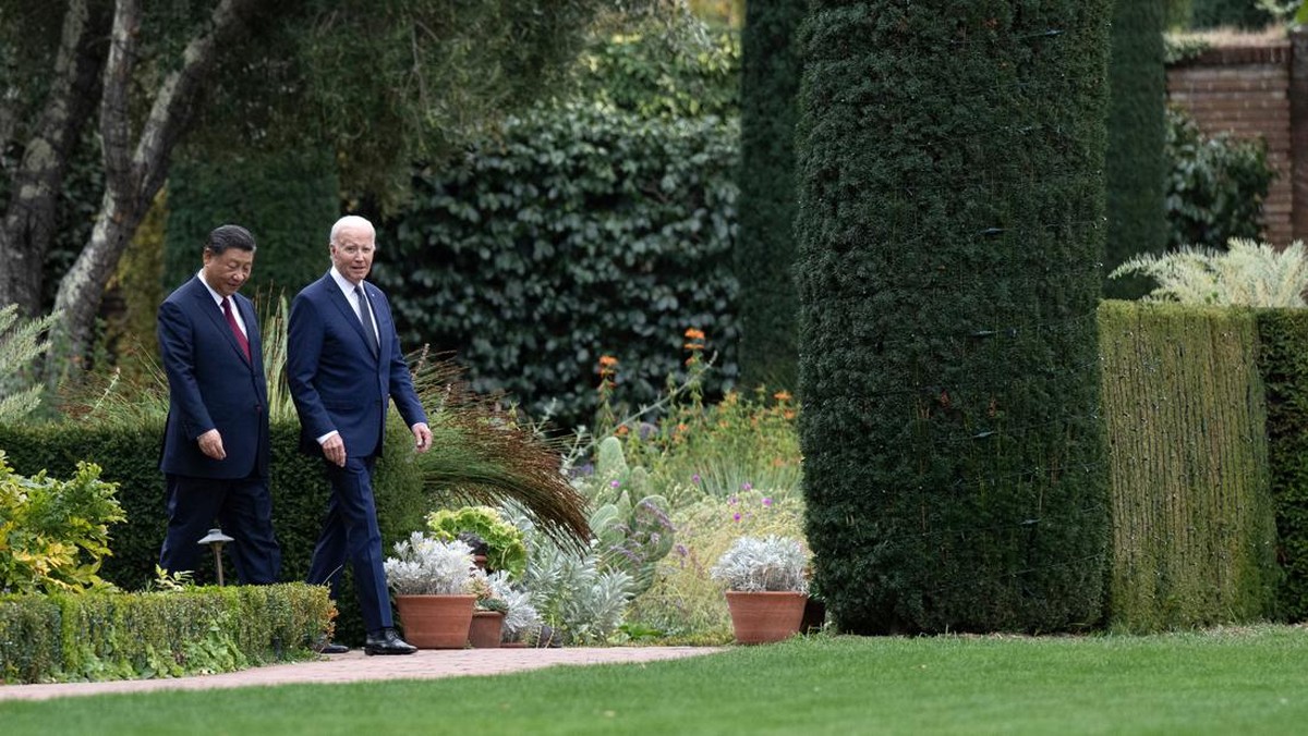 FOTO: Momen Kopi Darat Xi Jinping dan Biden di Sela-sela KTT APEC