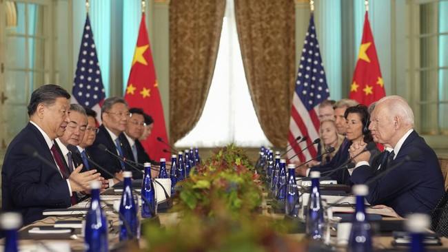 FOTO: Momen Kopi Darat Xi Jinping dan Biden di Sela-sela KTT APEC