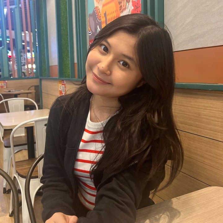<p>Dibandingkan kedua kakaknya, kehidupan Nasha jarang terekspos media, Bunda. Nasha sendiri tampaknya belum berminat terjun ke dunia hiburan seperti kedua kakaknya. (Foto: Instagram/@nasha.anayaa)</p>