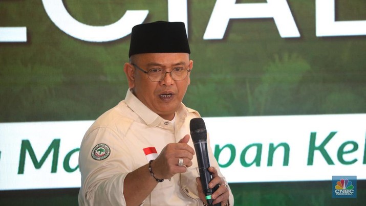 Ketua Umum APAKASINDO, Gulat Manurung memberikan pemeparan dalam Special Dialogue 'Menata Masa Depan Sawit Indonesia, di Jakarta Kamis (16/11/2023). (CNBC Indonesia/Tri Susilo)gue 'Menata Masa Depan Sawit Indonesia, di Jakarta Kamis (16/11/2023). (CNBC Indonesia/Tri Susilo)