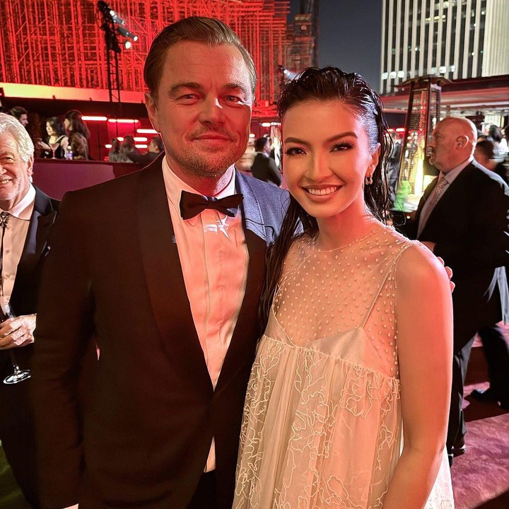 <p>"Duh Brad Pitt dong. Gak kuat, itu mimpiku ketemu Mas Brad," ungkap seorang netizen. "Mbak, Leonardo bawa pulang ke Jakarta, dong," kata netizen lain seraya memberikan emotikon tertawa. (Foto: Instagram: @ralineshah)</p>