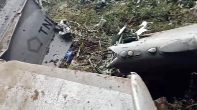Dua Pesawat tempur Super Tucano milik TNI AU jatuh di wilayah Pasuruan, Jawa Timur, Kamis (16/11). Pesawat itu masing-masing diisi dua personel.