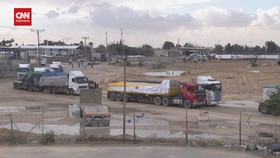 VIDEO: Truk Bantuan Bahan Bakar Masuk Gaza Untuk Pertama Kali