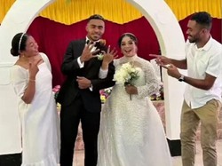 Selamat! Duo PSM Makassar Yance Sayuri-Yakob Sayuri Resmi Menikah