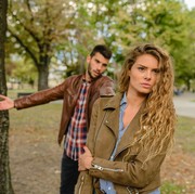 Kenali Tanda Anxious Attachment Issue dan 5 Cara Memperbaikinya