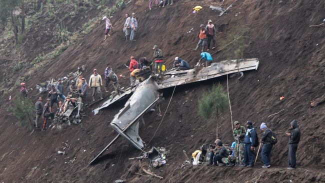 Detik-detik Pesawat Tucano Jatuh: Awan Tebal, Penerbang Alami 'Blind'