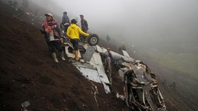 TNI AU Evakuasi Potongan Pesawat Super Tucano, Masih Terkendala Cuaca