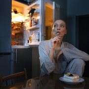 Benarkah Makan Malam Dapat Memicu Kenaikan Berat Badan? Ini Kata Ahli...