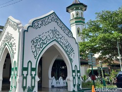 Masjid Al Wustho Mangkunegaran, Masjid Kuno Perpaduan Jawa-Eropa