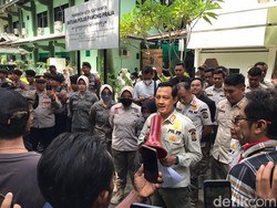 Kantor Satpol PP Jogja Digeruduk Gegara Pencopotan Rontek Gambar Ganjar
