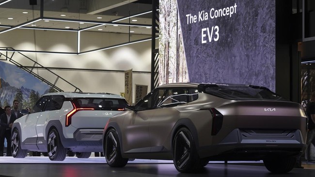 FOTO: Mengintip Mobil  di Pameran LA Autoshow